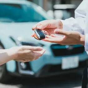 レンタカー貸出